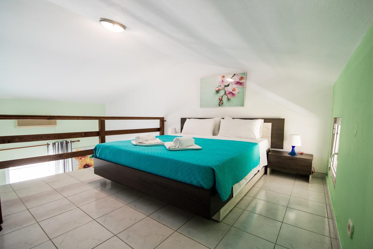 Dias Apartments Mola Kalyva Luaran gambar