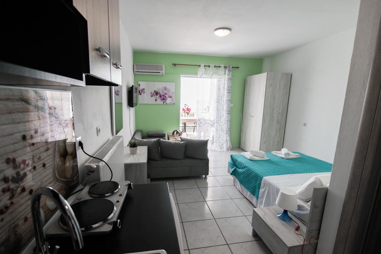 Dias Apartments Mola Kalyva Luaran gambar